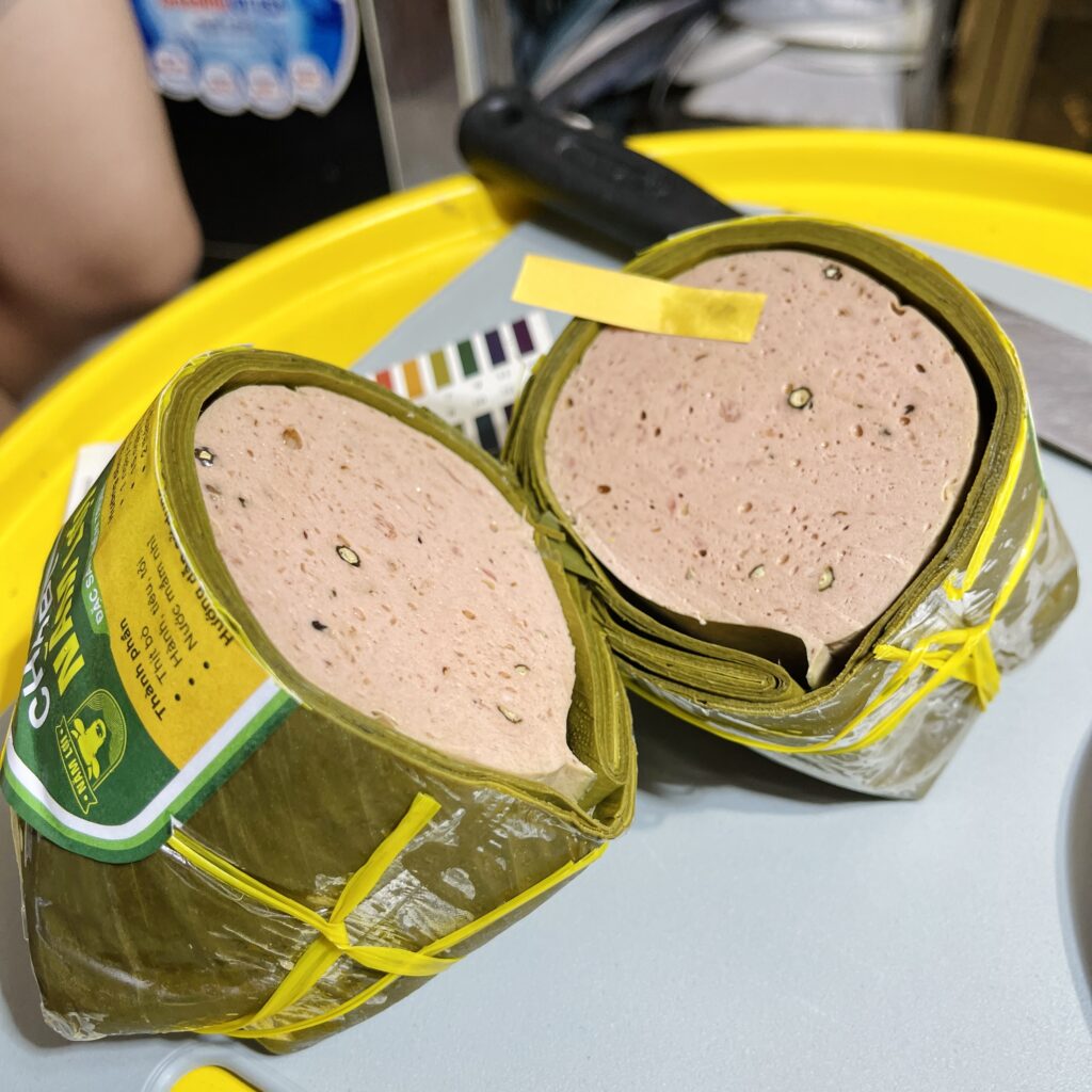 Chả được test qua quỳ tím