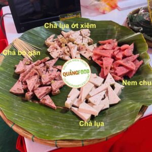 khay chả lụa